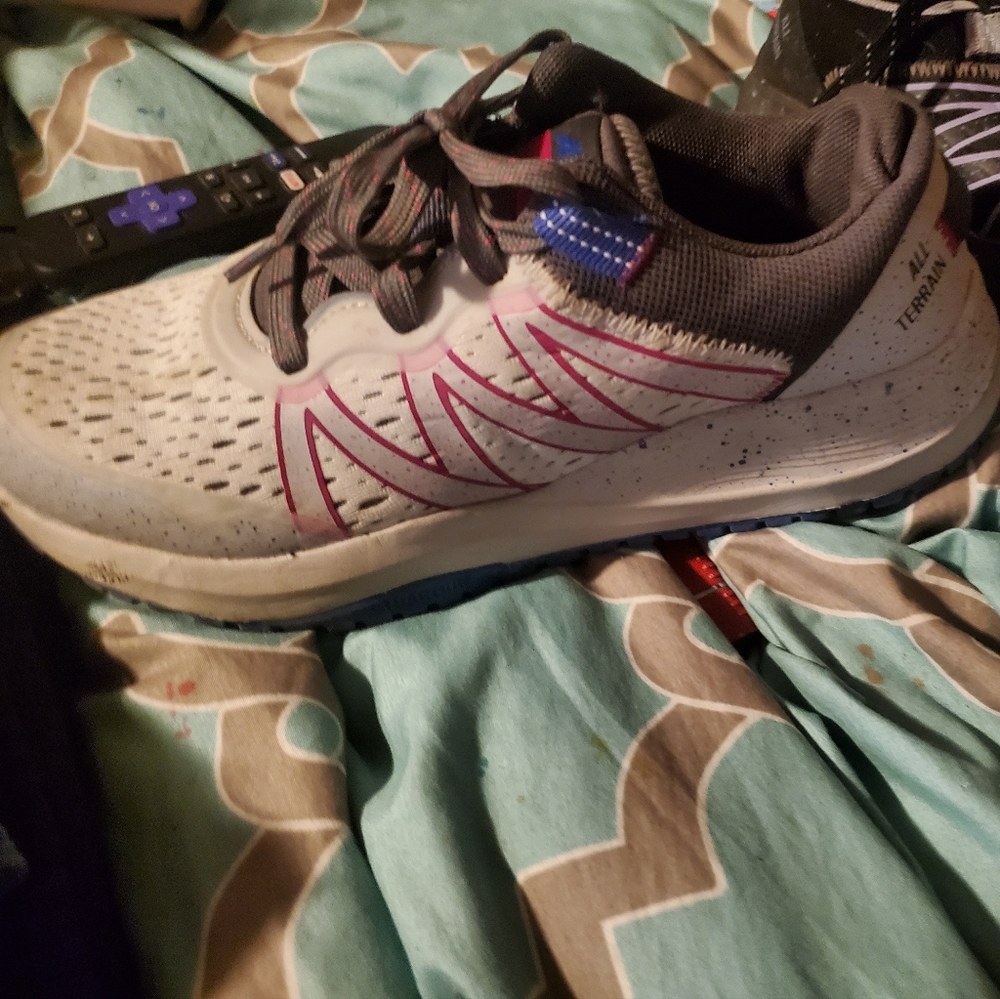 Size 8 avia shoes
